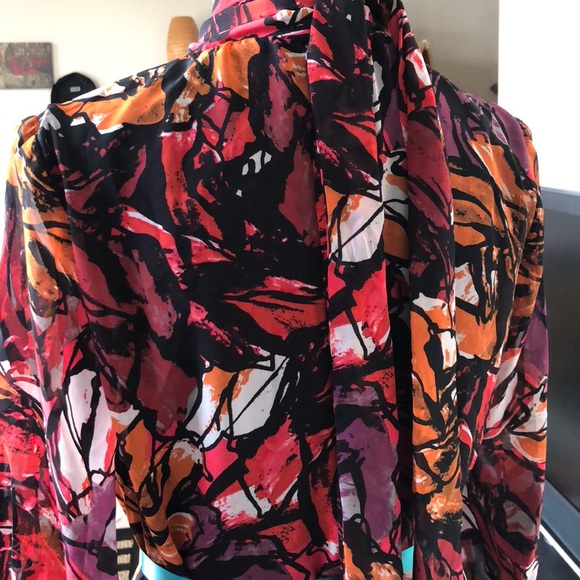 Flattering Gorgeous Tunic Dress with necktie - Picture 7 of 8